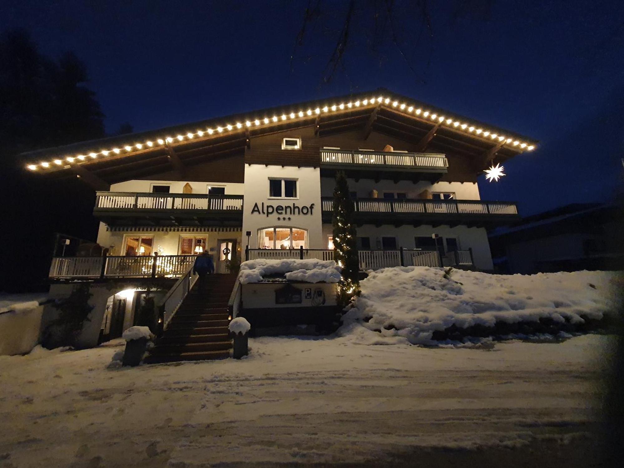 Boutique Hotel Alpenhof Sankt Martin am Tennengebirge Exterior photo
